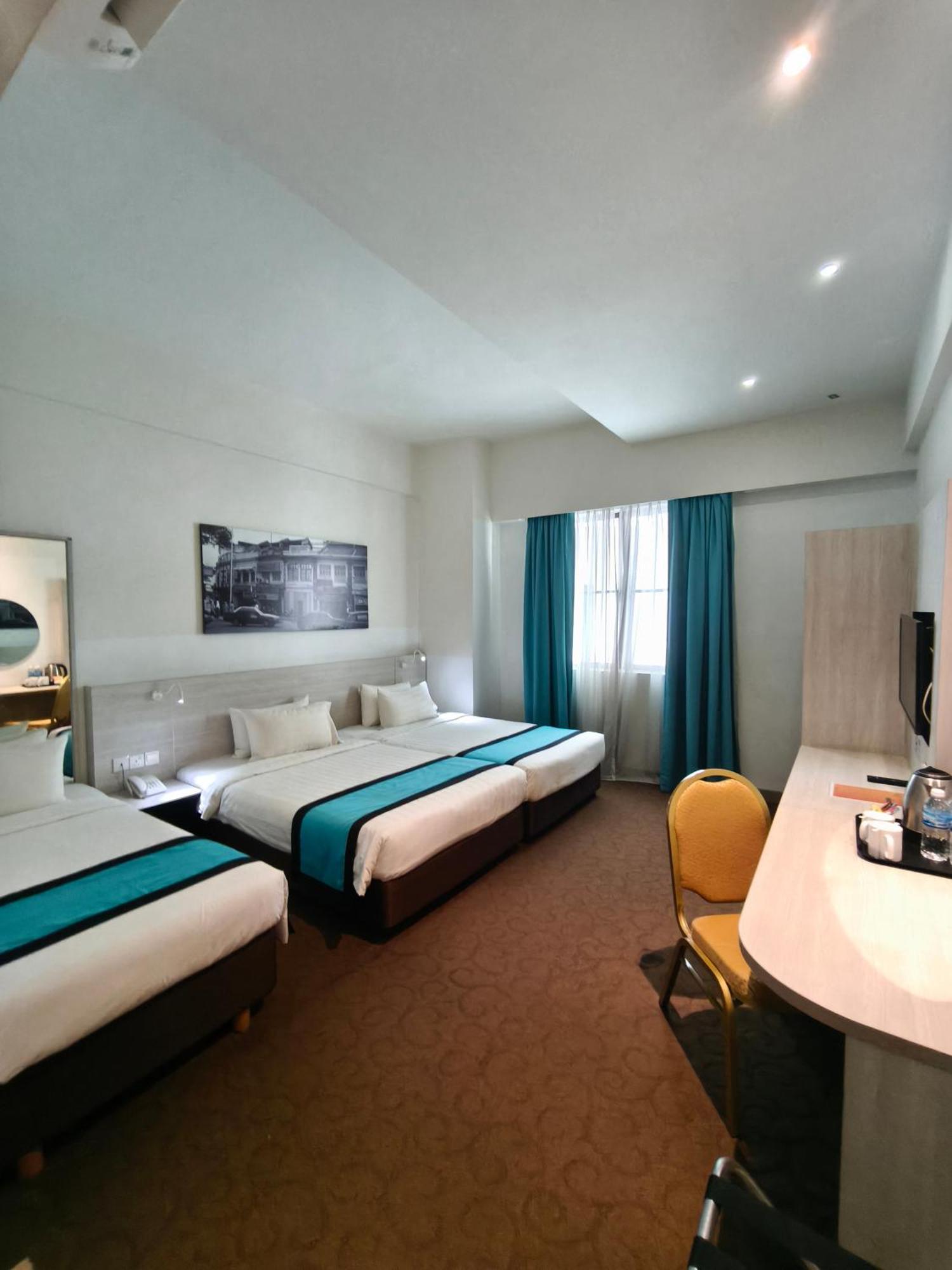 Hotel Alamis - Formerly Edc